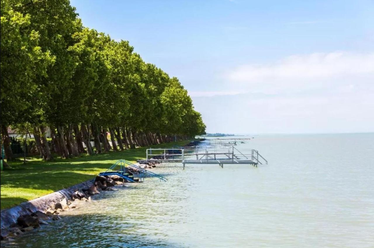 Lido Riviera Sunshine Apartman Balatonlelle Exterior photo